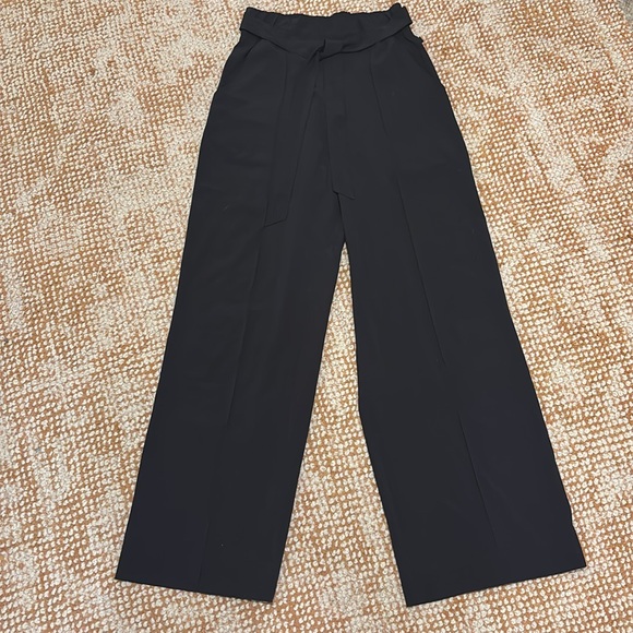 Lululemon Noir Pant - Picture 5 of 6
